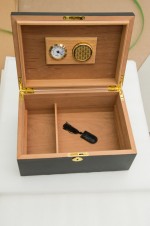 White Knight Watch Winder Designer Safe (detail 3)